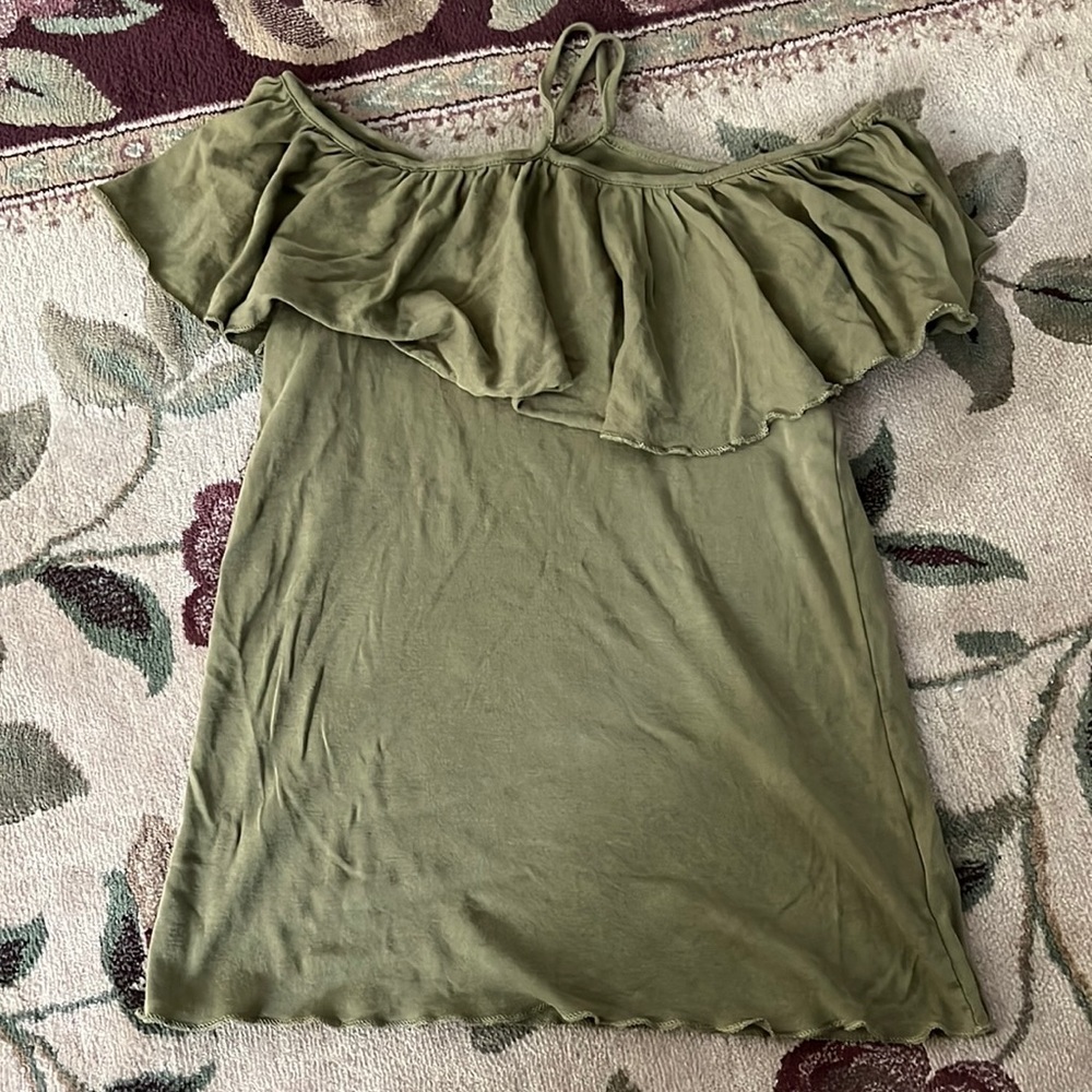 CHASER Off the Shoulder Ruffle Ribbed Green Olive Top Neck Tie